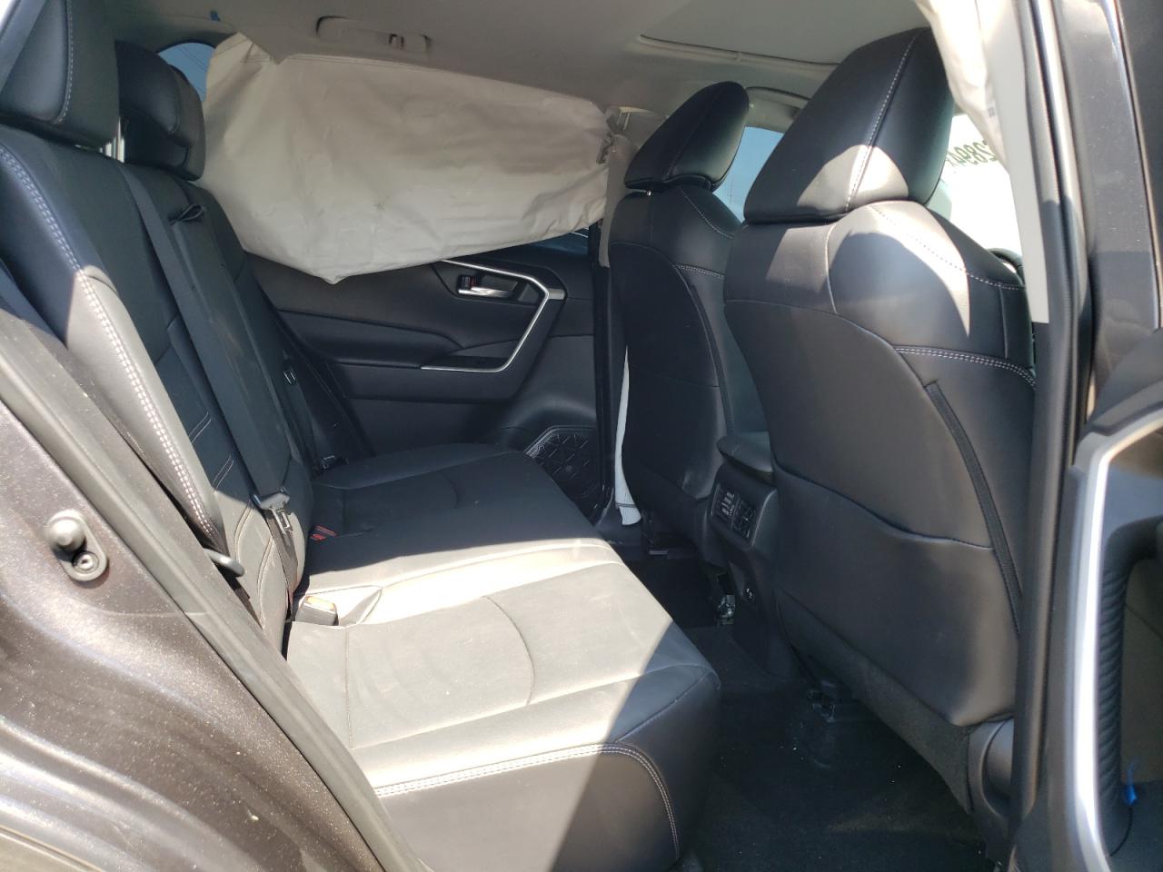 2T3C1RFV8MC166853 2021 Toyota Rav4 Xle Premium