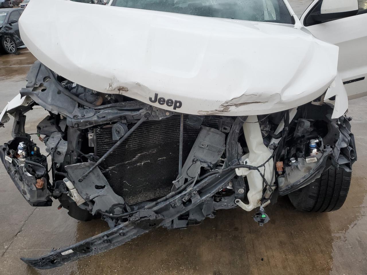 1C4RJEAG6JC268905 2018 Jeep Grand Cherokee Laredo