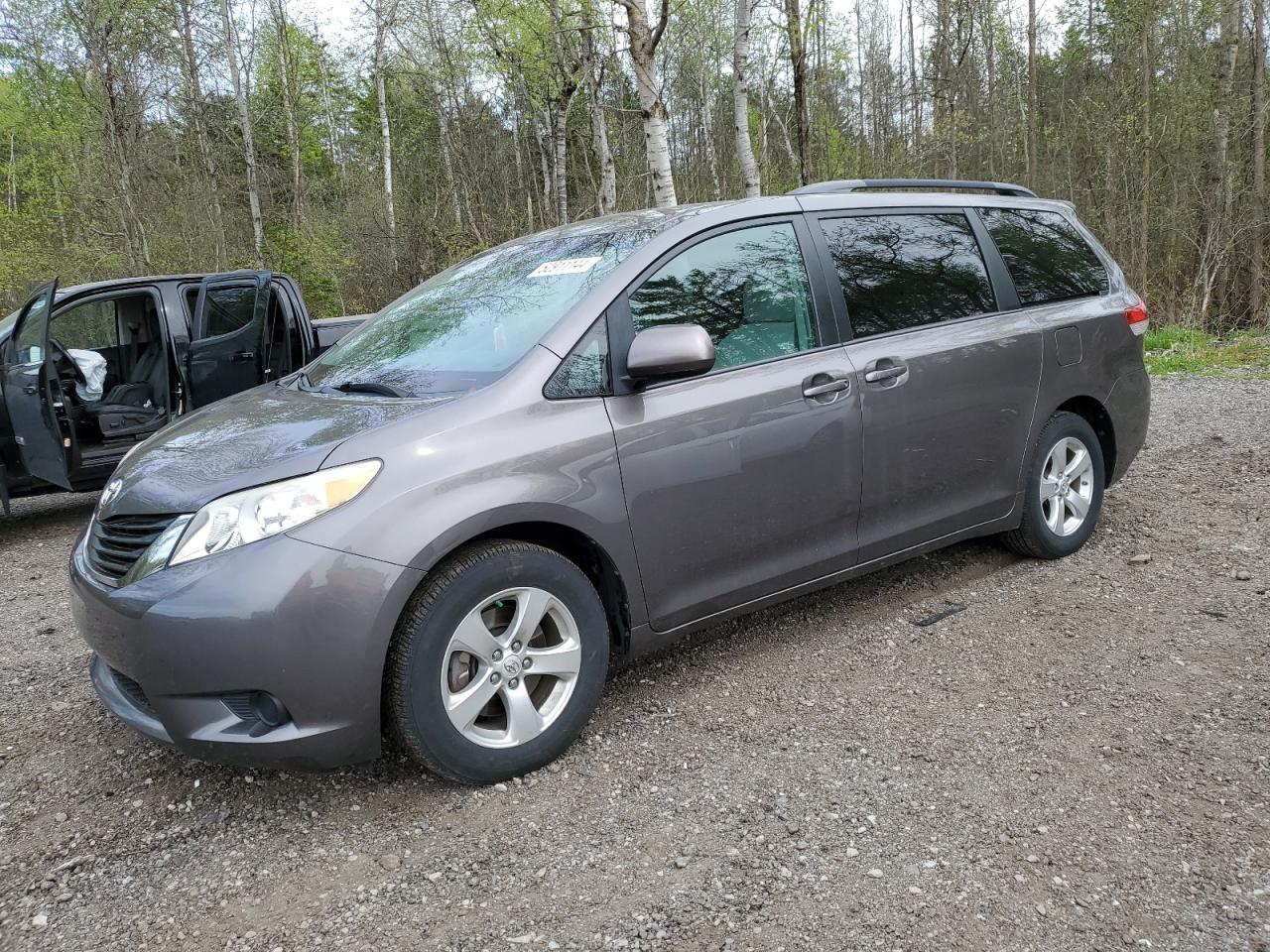 5TDKK3DC9DS381617 2013 Toyota Sienna Le