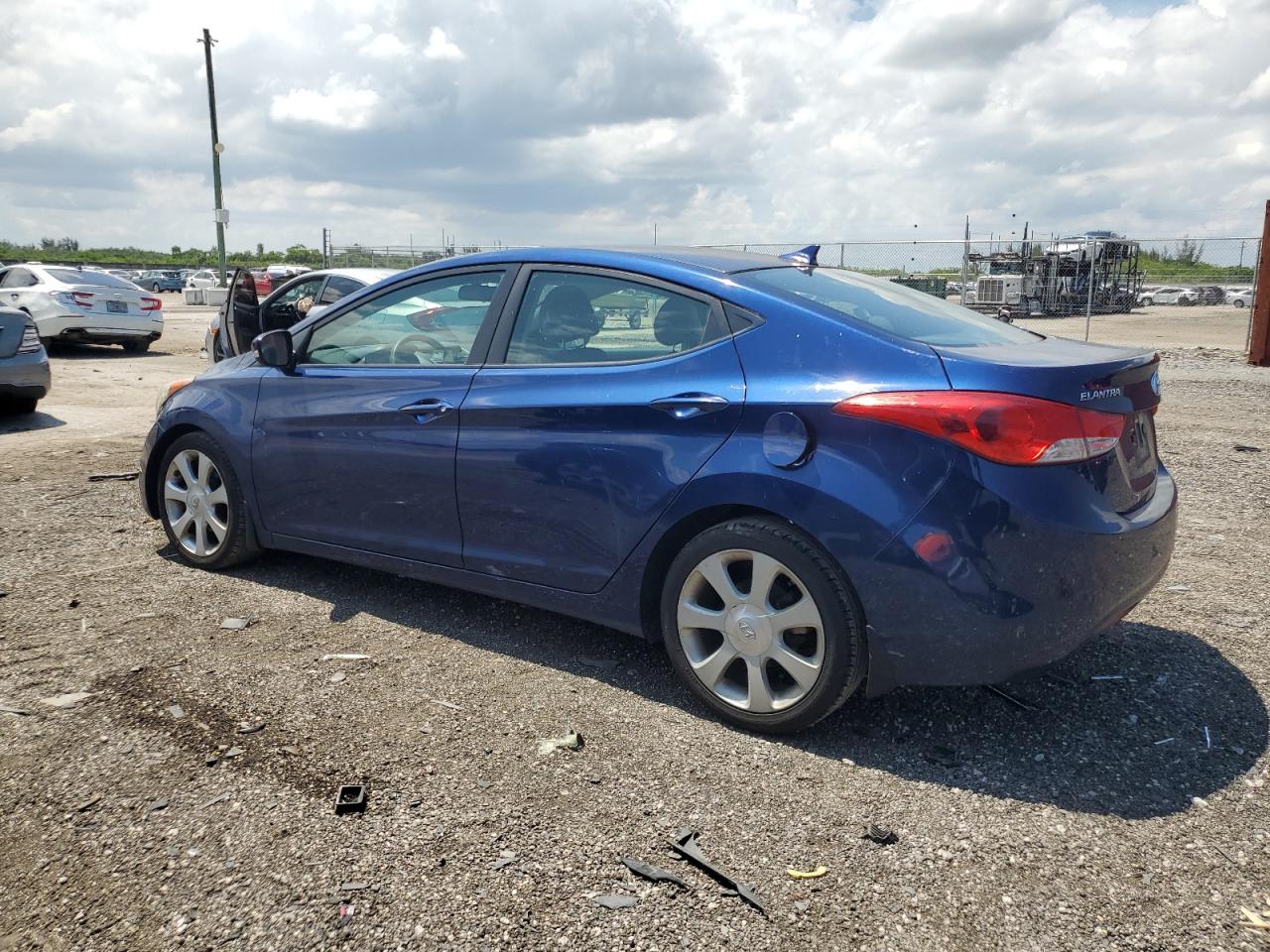 KMHDH4AE6DU568355 2013 Hyundai Elantra Gls