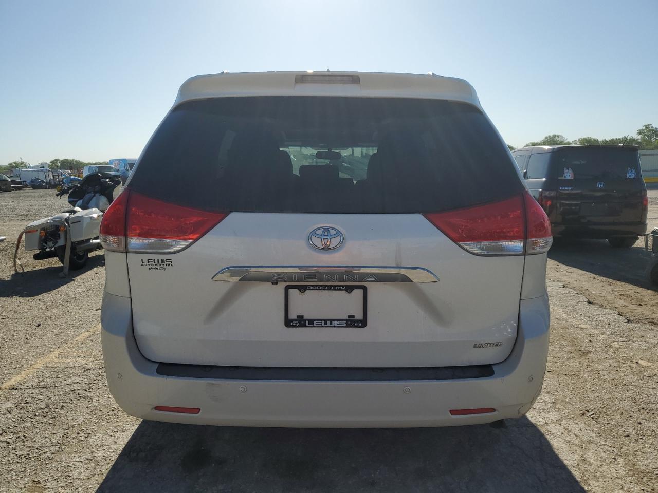 5TDYK3DC4ES421694 2014 Toyota Sienna Xle