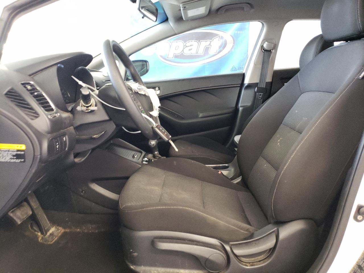 KNAFK5A86H5673148 2017 Kia Forte Lx