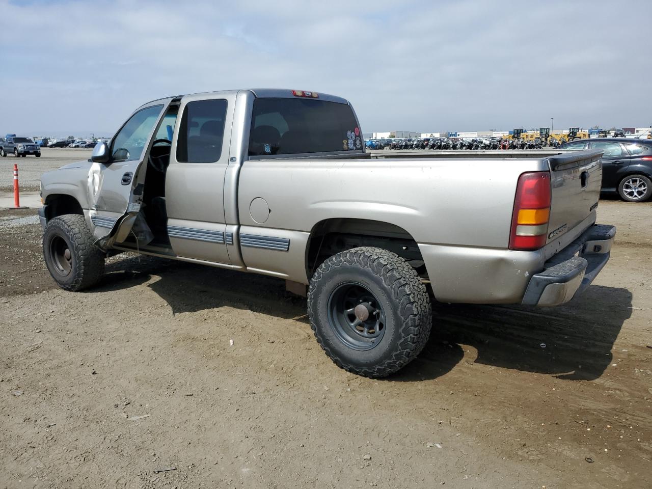 2GCEC19V421235283 2002 Chevrolet Silverado C1500