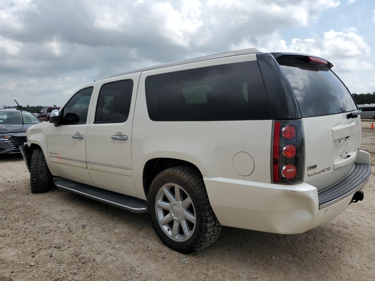 1GKS2MEF6CR184744 2012 GMC Yukon Xl Denali