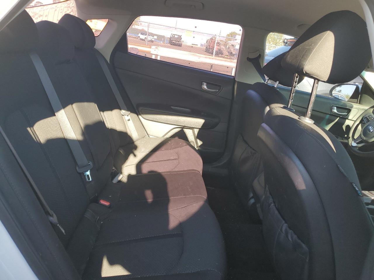 5XXGT4L34HG144051 2017 Kia Optima Lx