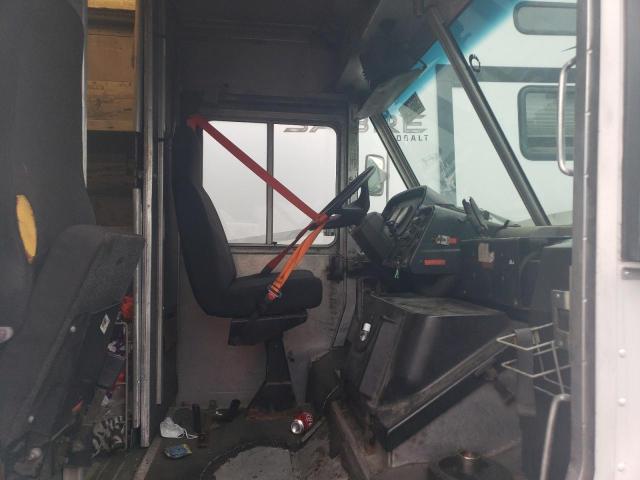 2006 Freightliner Chassis M Line Walk-In Van VIN: 4UZAANBWX6CW07171 Lot: 50667214