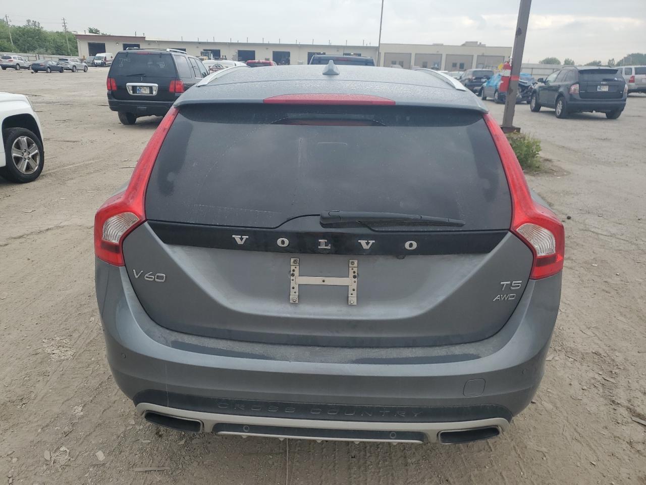 YV440MWK3J2055501 2018 Volvo V60 Cross Country Premier