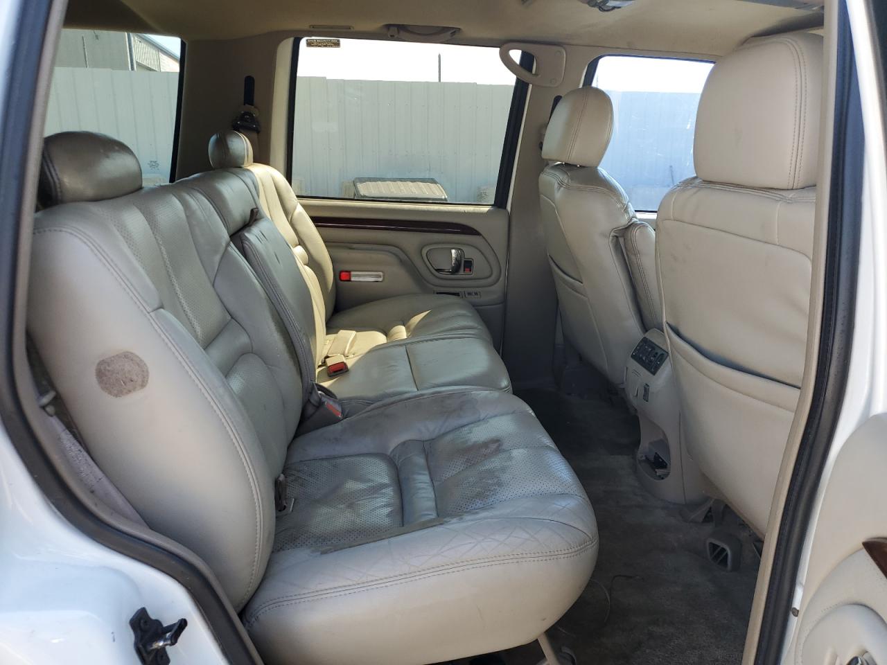 1GYEK13R5YR124122 2000 Cadillac Escalade