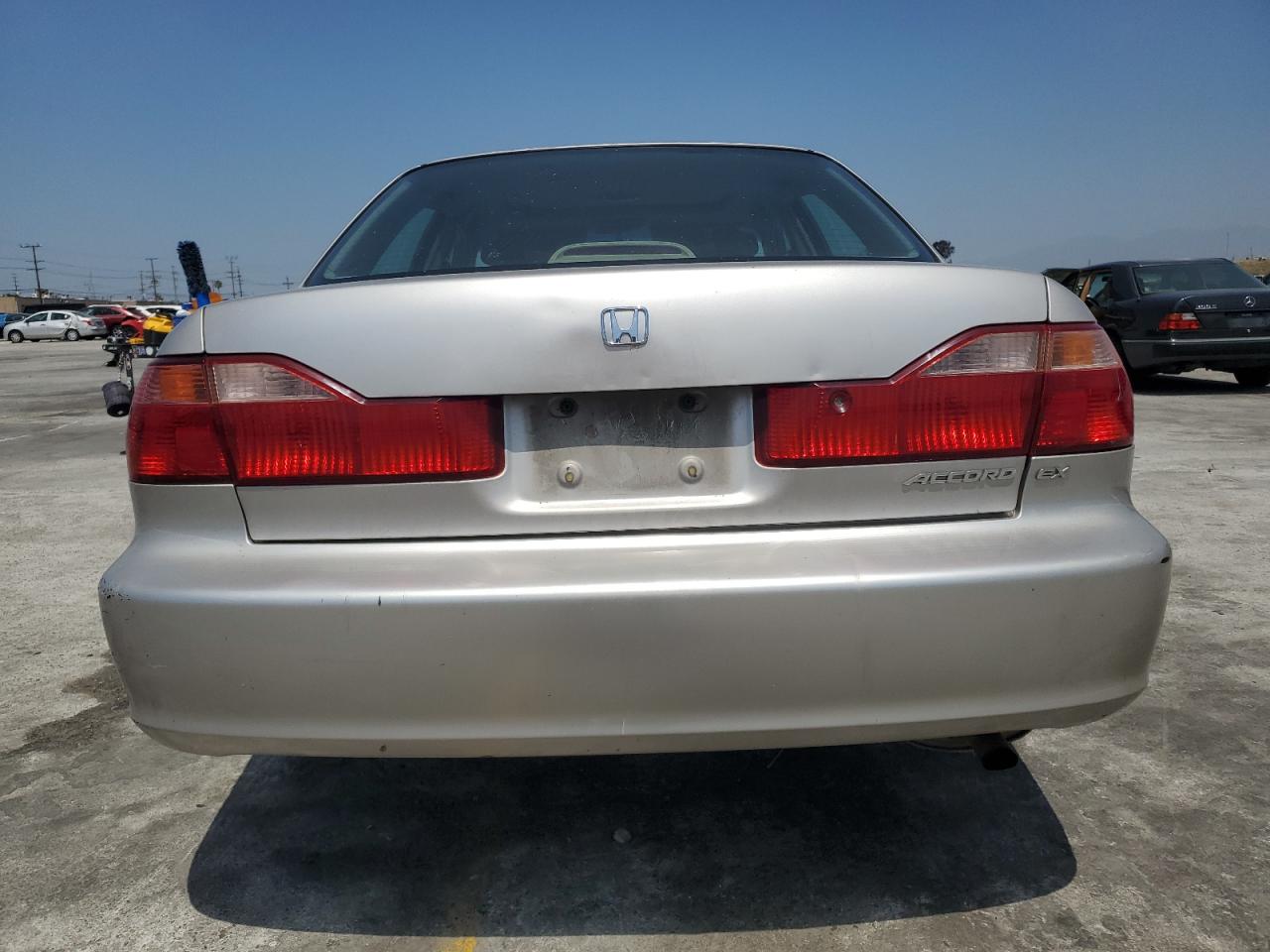 1HGCG6676WA001870 1998 Honda Accord Ex