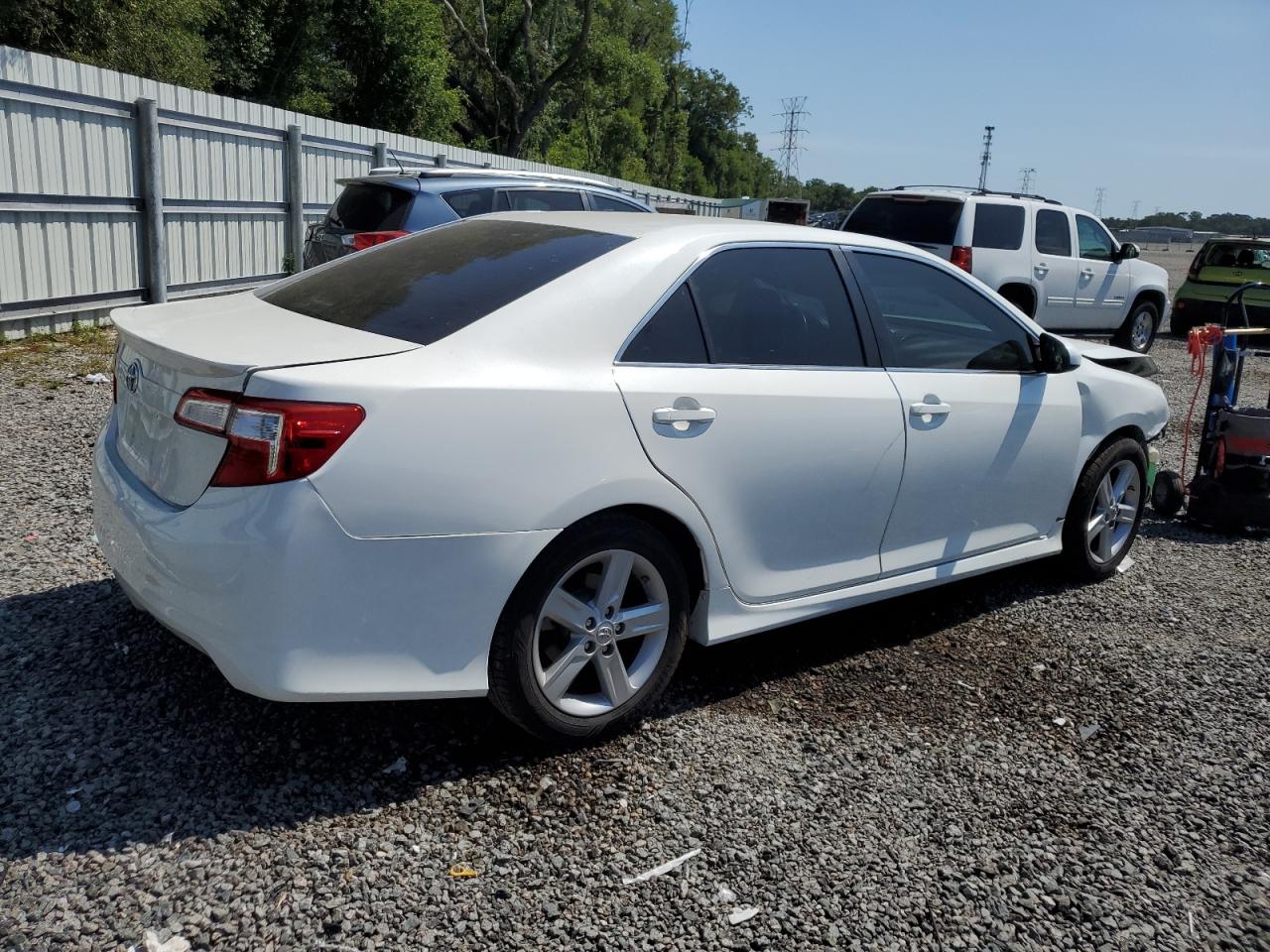 4T1BF1FKXEU777237 2014 Toyota Camry L