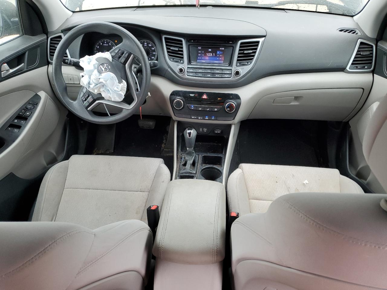 KM8J23A41JU822488 2018 Hyundai Tucson Se