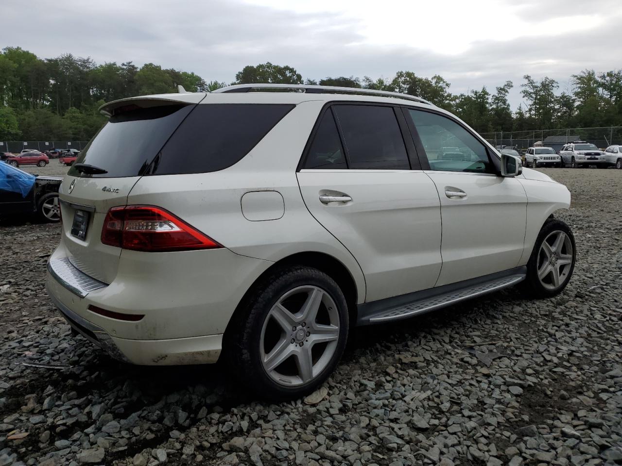 4JGDA7DB8EA273512 2014 Mercedes-Benz Ml 550 4Matic