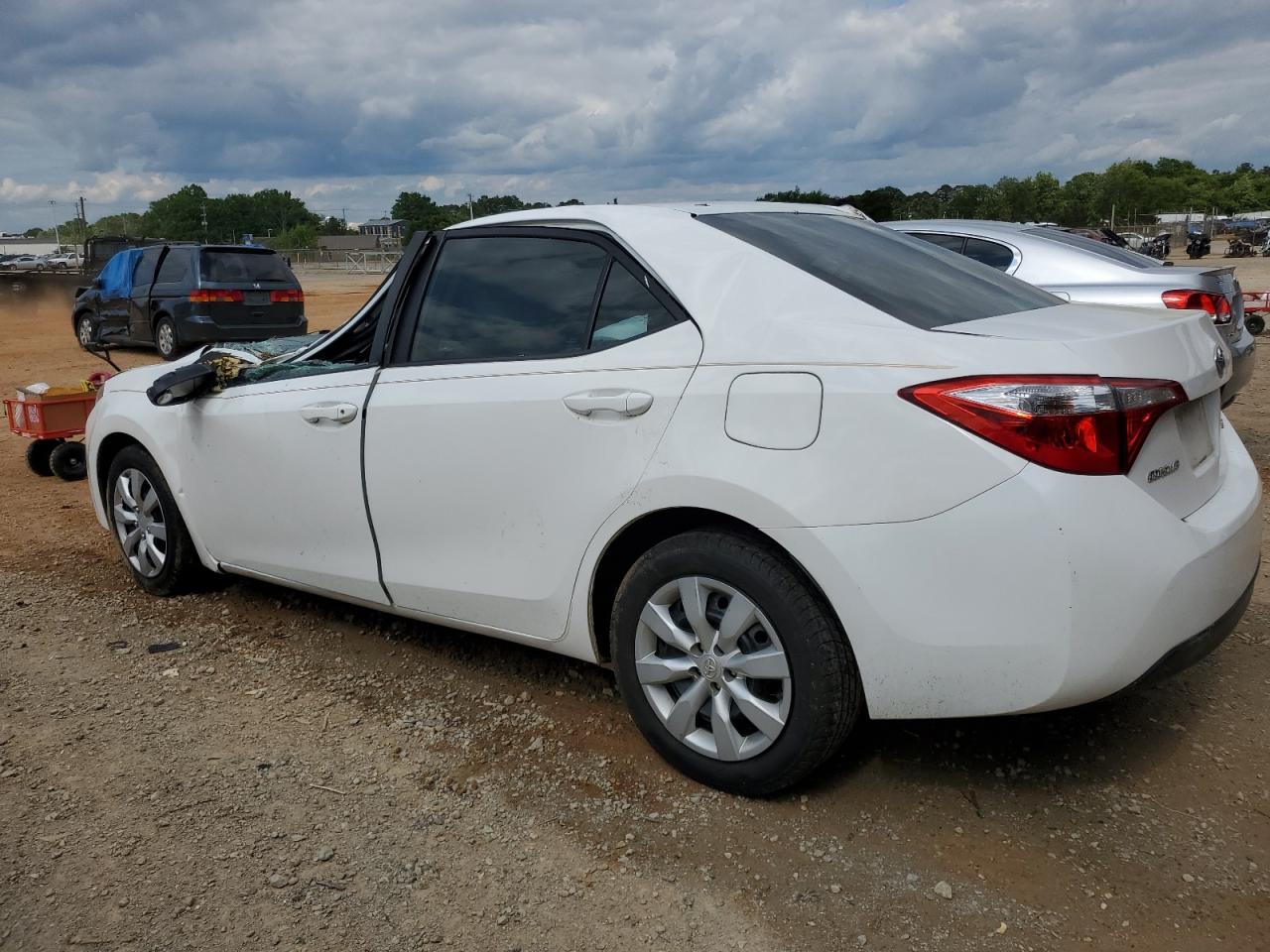 2015 Toyota Corolla L vin: 5YFBURHE7FP257222