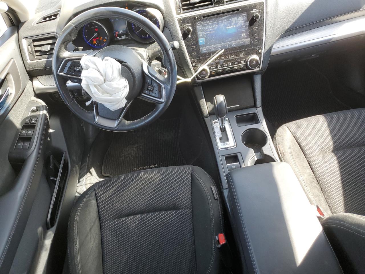 4S4BSAFC7J3361621 2018 Subaru Outback 2.5I Premium