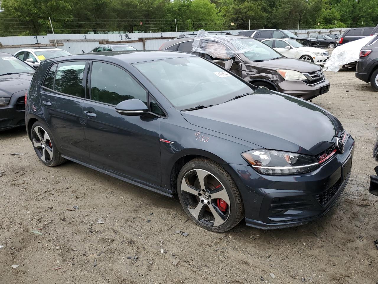 3VW6T7AU2KM015589 2019 Volkswagen Gti S