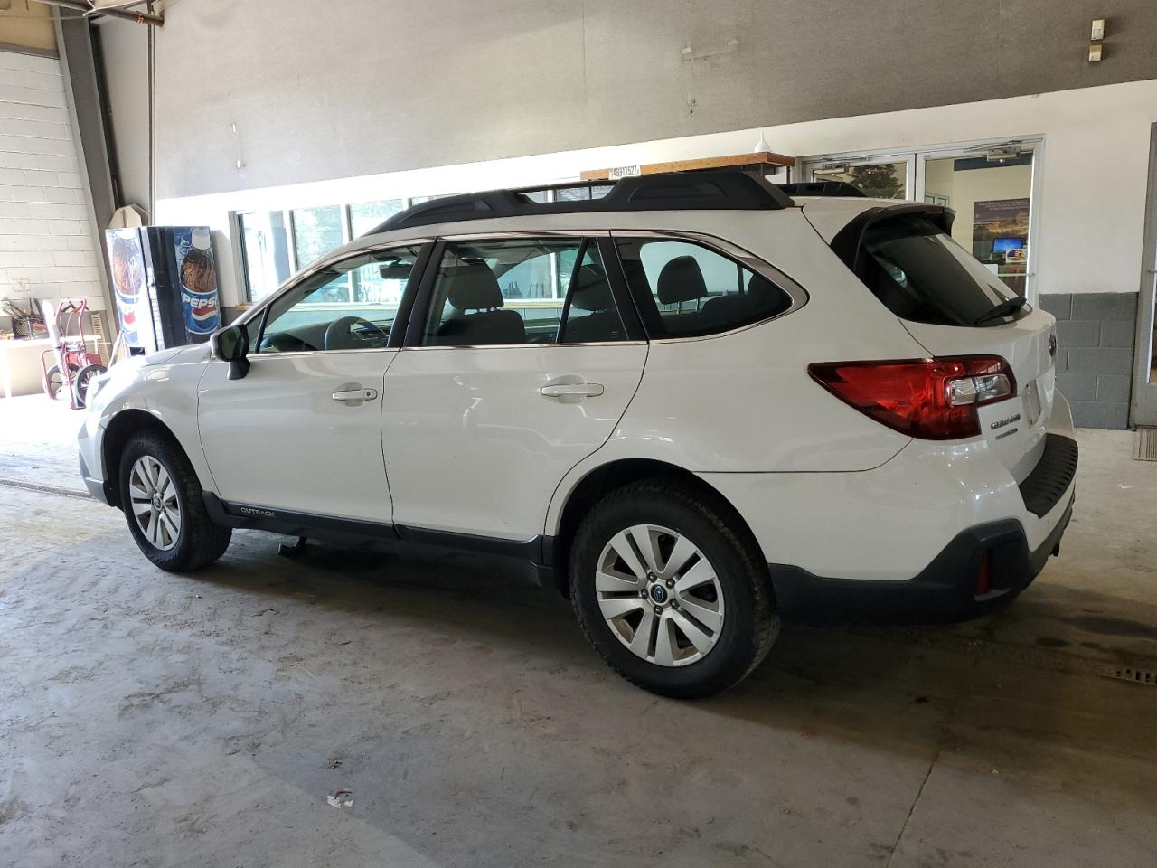 4S4BSAAC0J3279463 2018 Subaru Outback 2.5I