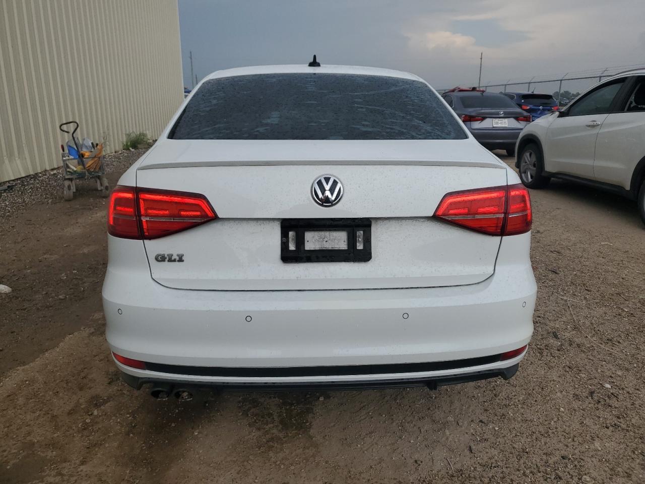3VW4S7AJ2GM329735 2016 Volkswagen Jetta Gli