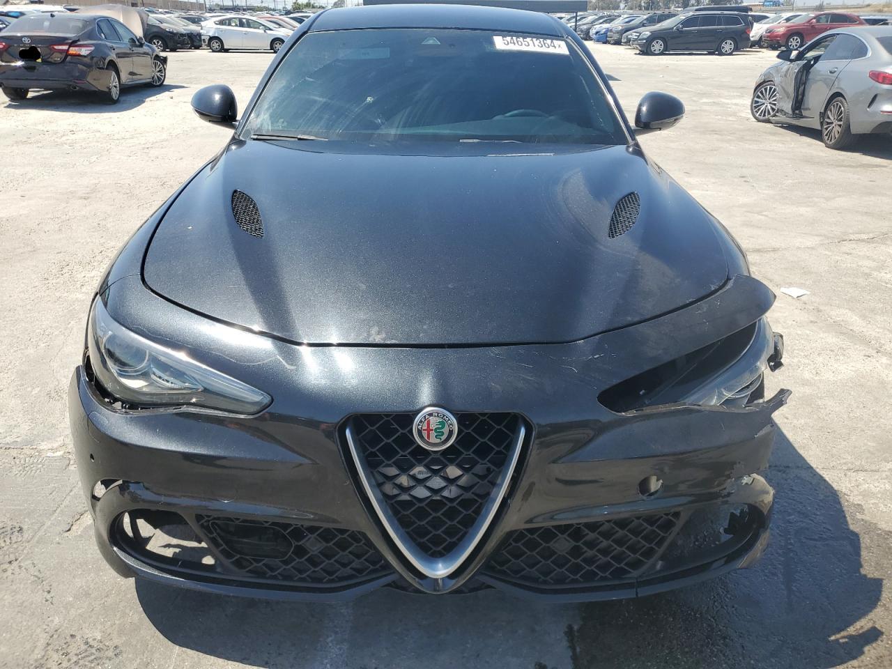 ZARFAEAVXJ7581892 2018 Alfa Romeo Giulia Quadrifoglio