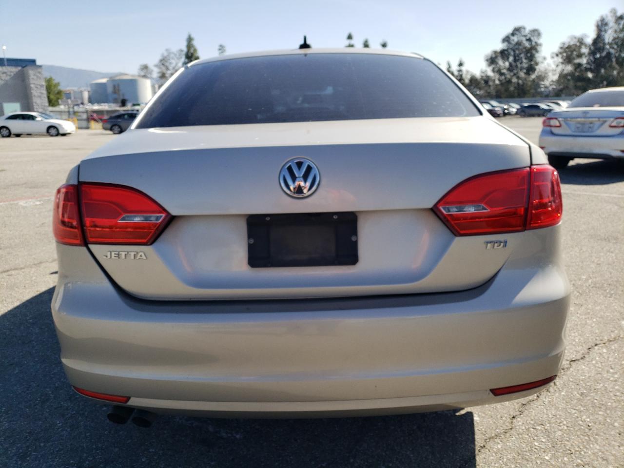 3VWLL7AJ5EM234723 2014 Volkswagen Jetta Tdi