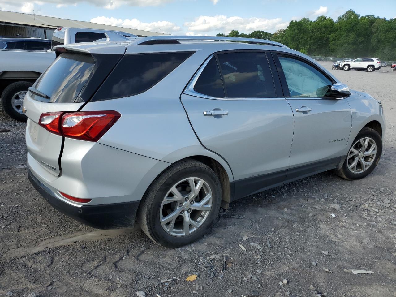 2GNAXVEV4J6307740 2018 Chevrolet Equinox Premier