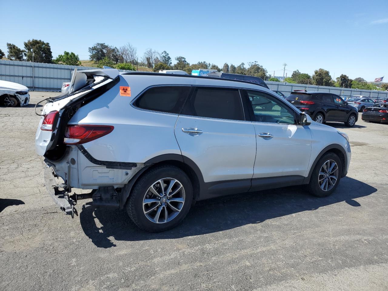 KM8SMDHF7HU171468 2017 Hyundai Santa Fe Se