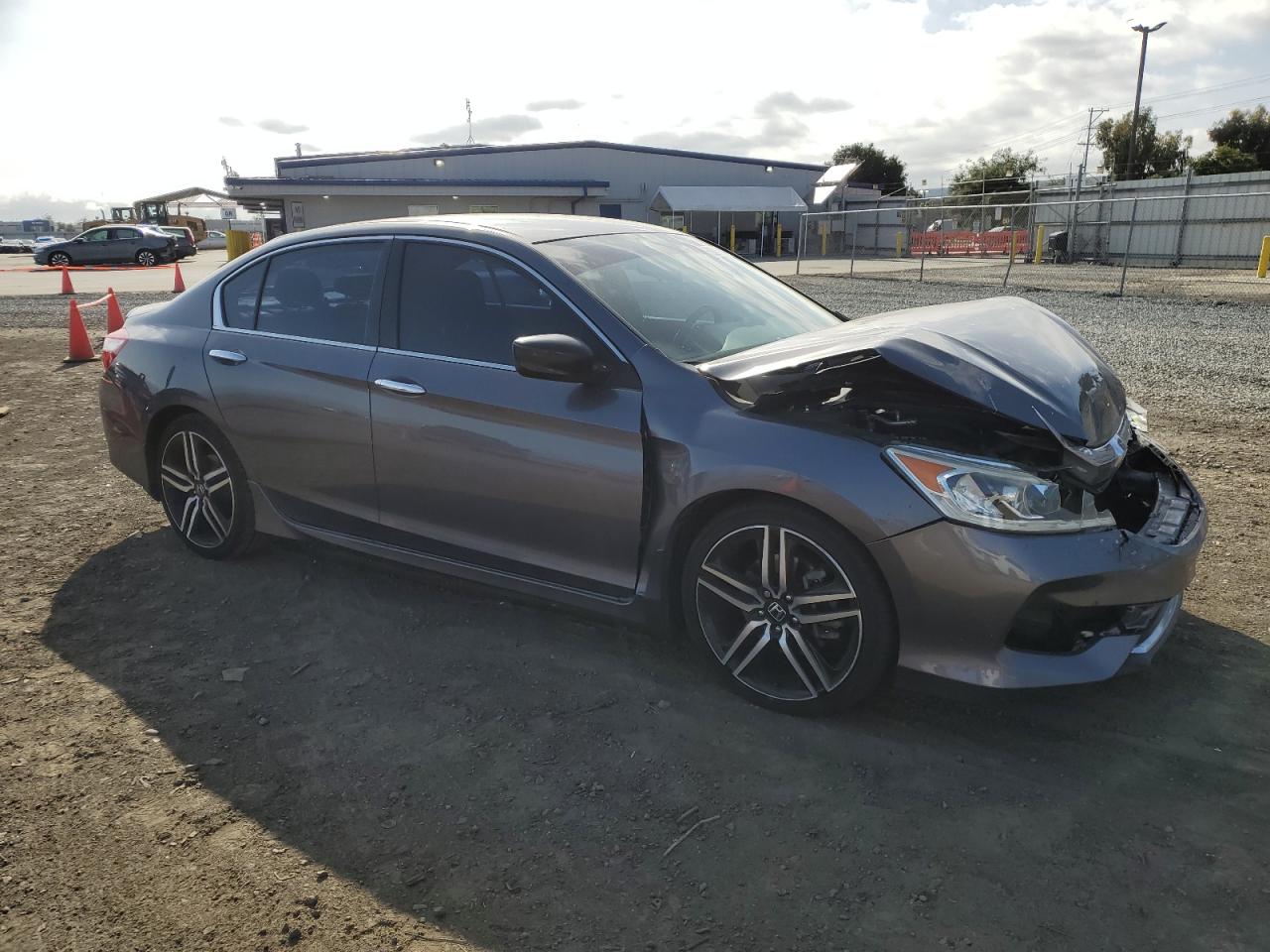 1HGCR2F58HA043722 2017 Honda Accord Sport