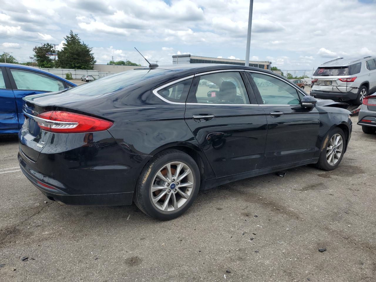 3FA6P0HD2HR365732 2017 Ford Fusion Se