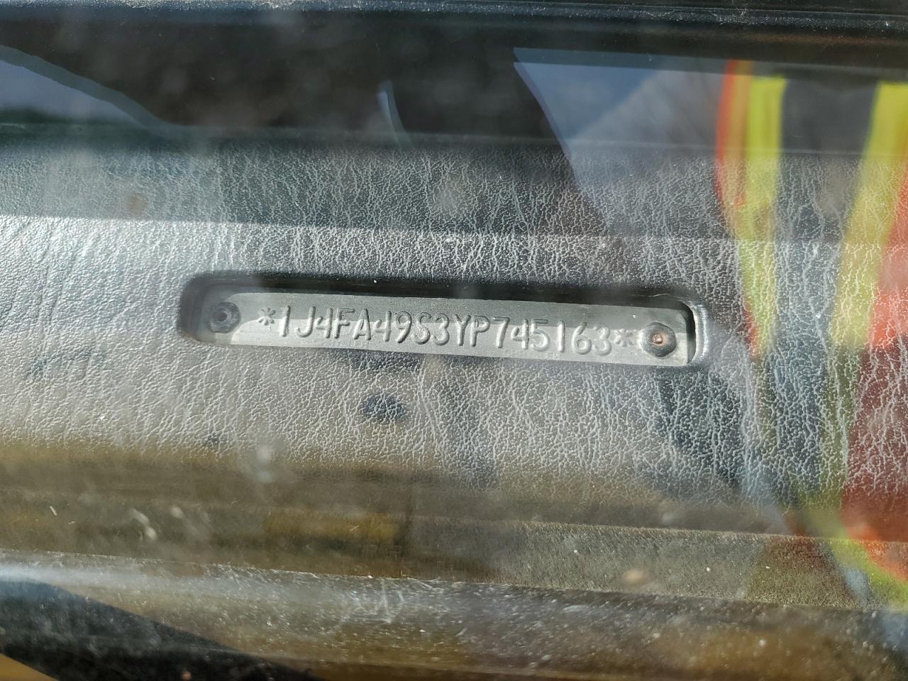 1J4FA49S3YP745163 2000 Jeep Wrangler / Tj Sport