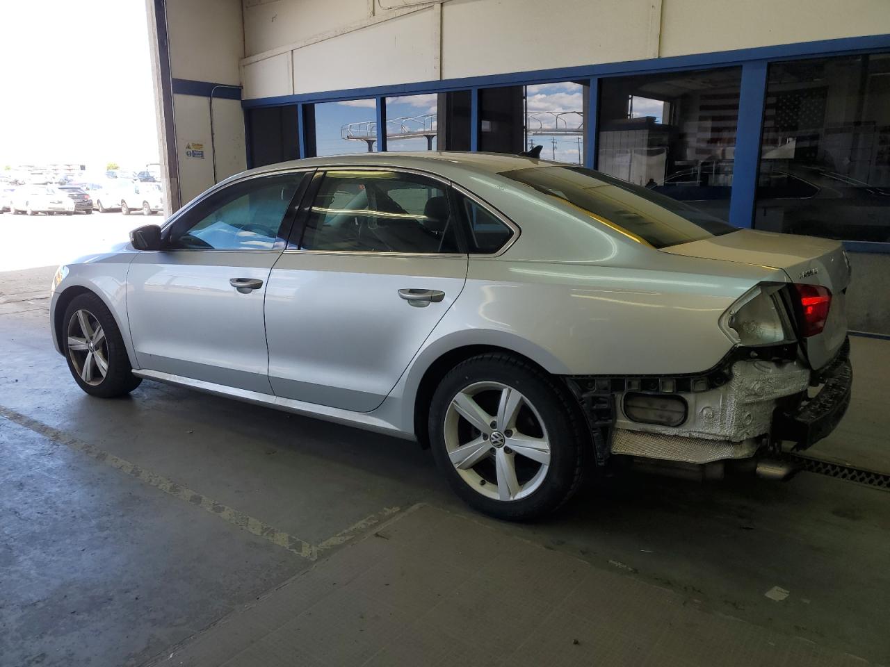 1VWBP7A34DC041173 2013 Volkswagen Passat Se