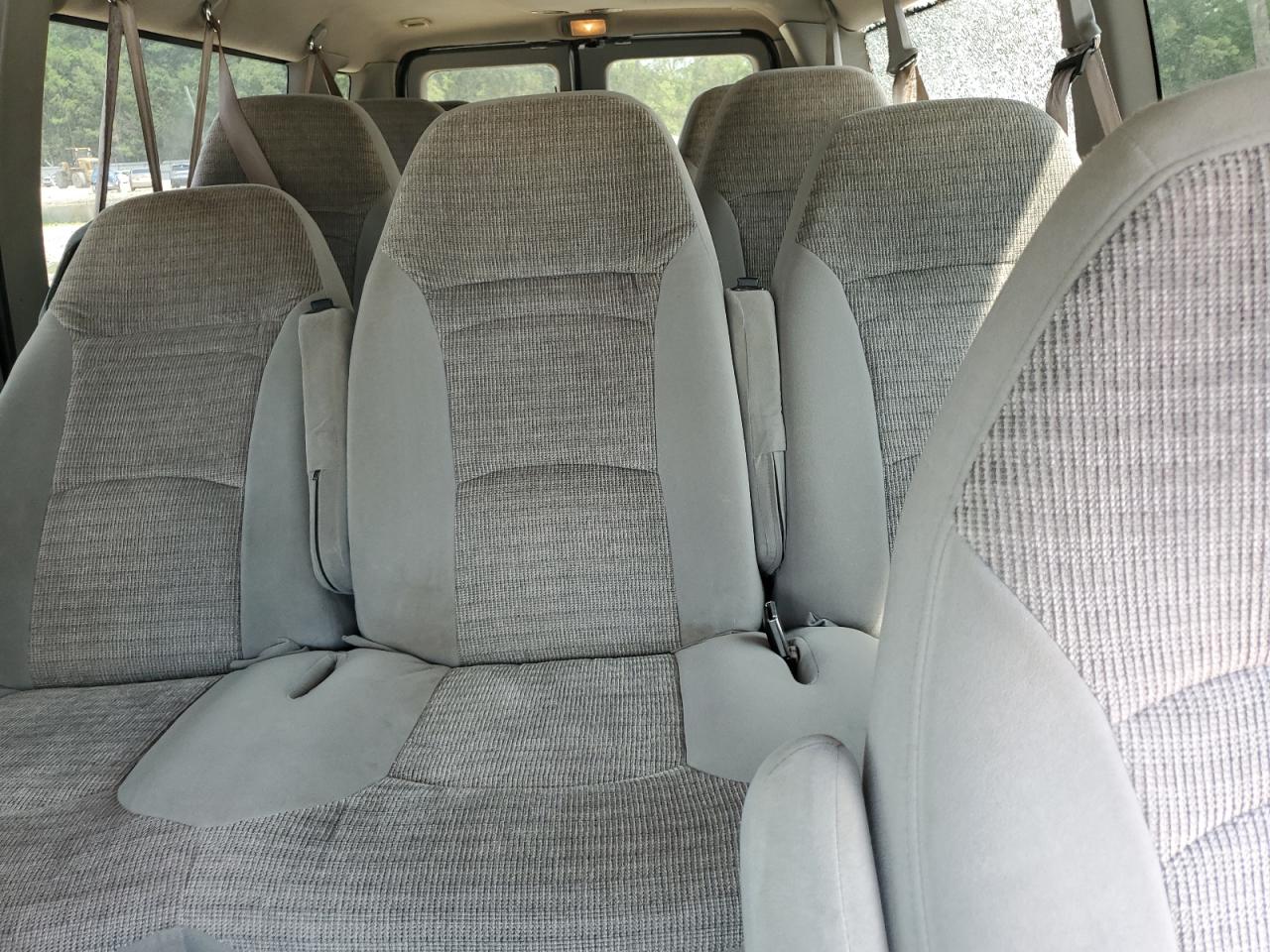 1FBSS31S6YHA84489 2000 Ford Econoline E350 Super Duty Wagon