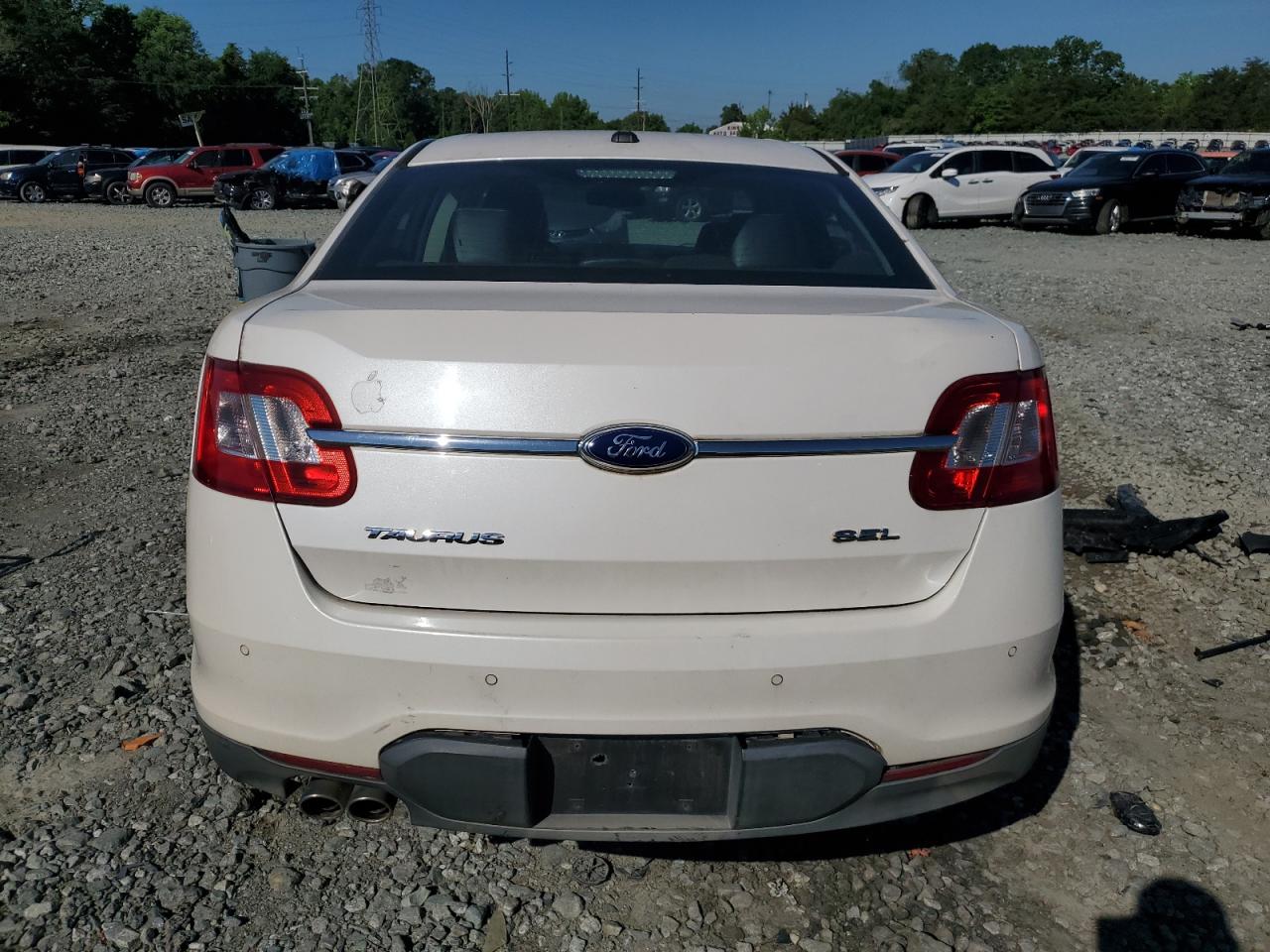 1FAHP2EWXBG168929 2011 Ford Taurus Sel