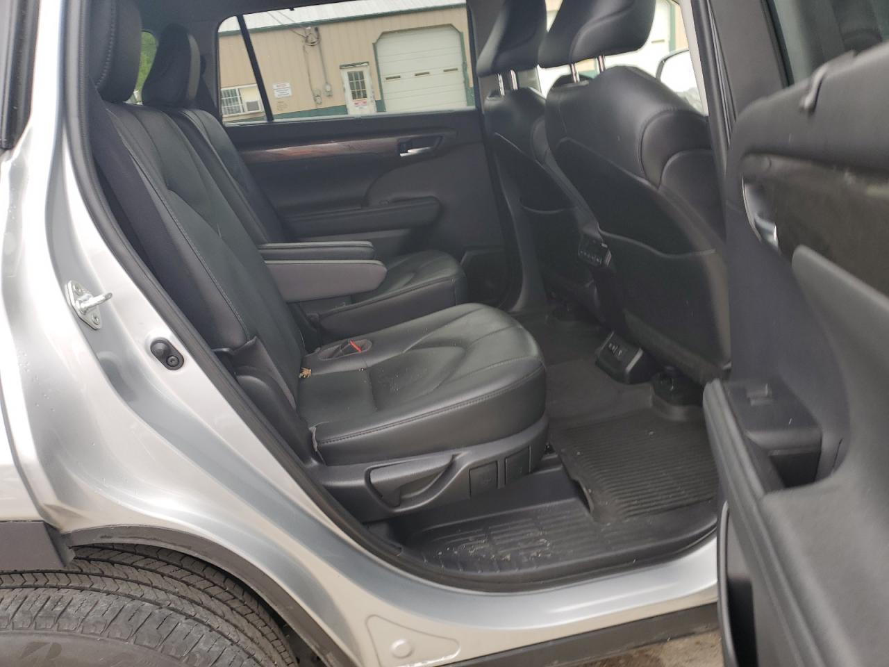 5TDDZRBH8MS538558 2021 Toyota Highlander Limited