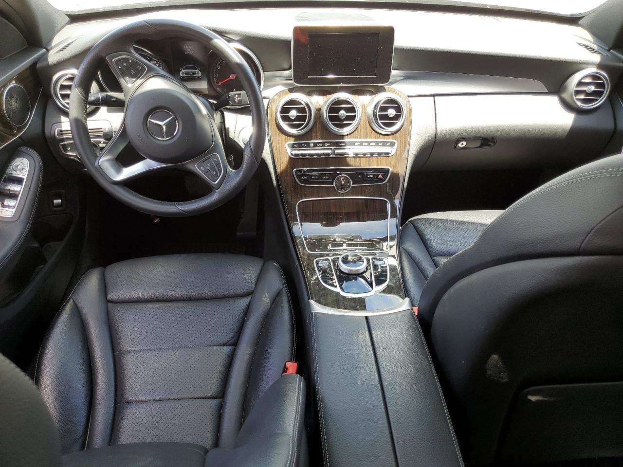 WDDWF4JBXJR346589 2018 Mercedes-Benz C 300