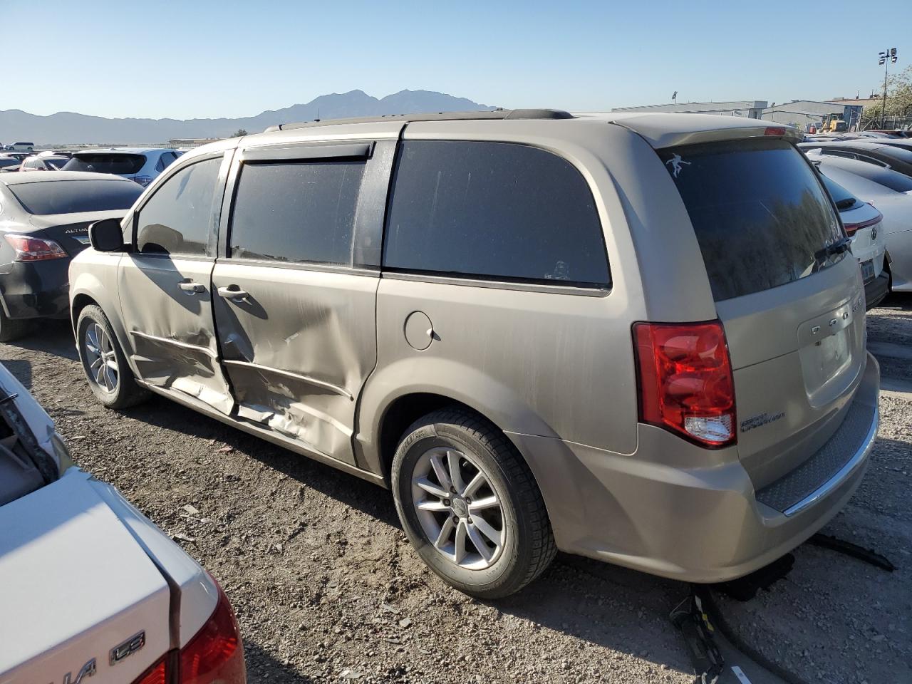 2C4RDGCG7ER352051 2014 Dodge Grand Caravan Sxt