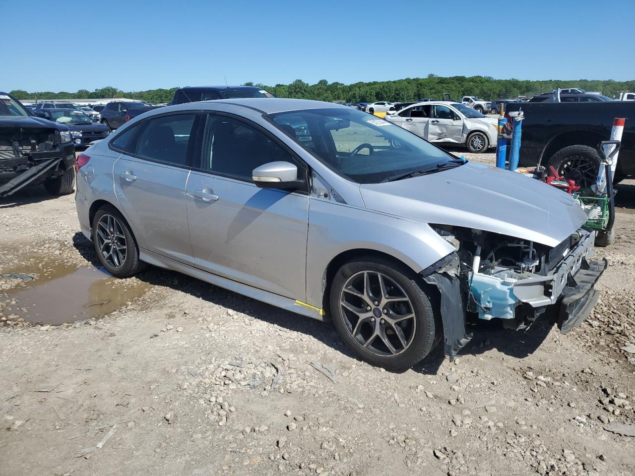 2015 Ford Focus Se vin: 1FADP3F20FL275002