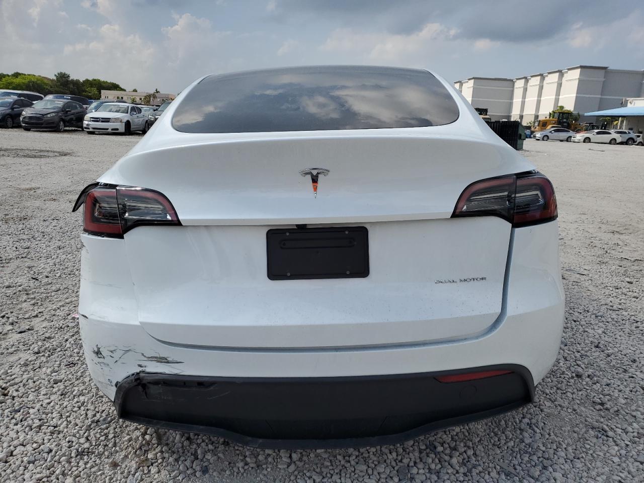 7SAYGDEE9RA259515 2024 Tesla Model Y