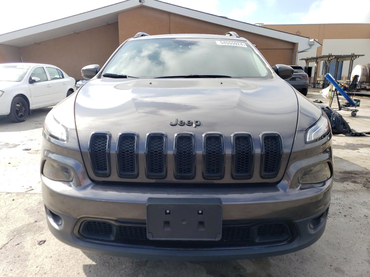 1C4PJLCB0JD568432 2018 Jeep Cherokee Latitude