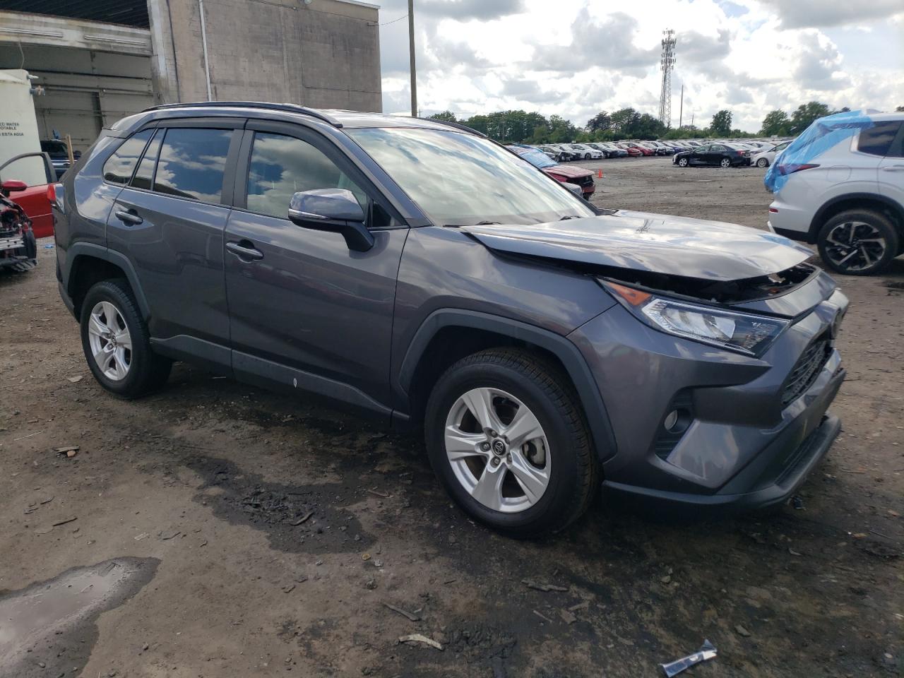 2T3P1RFV1MW141454 2021 Toyota Rav4 Xle