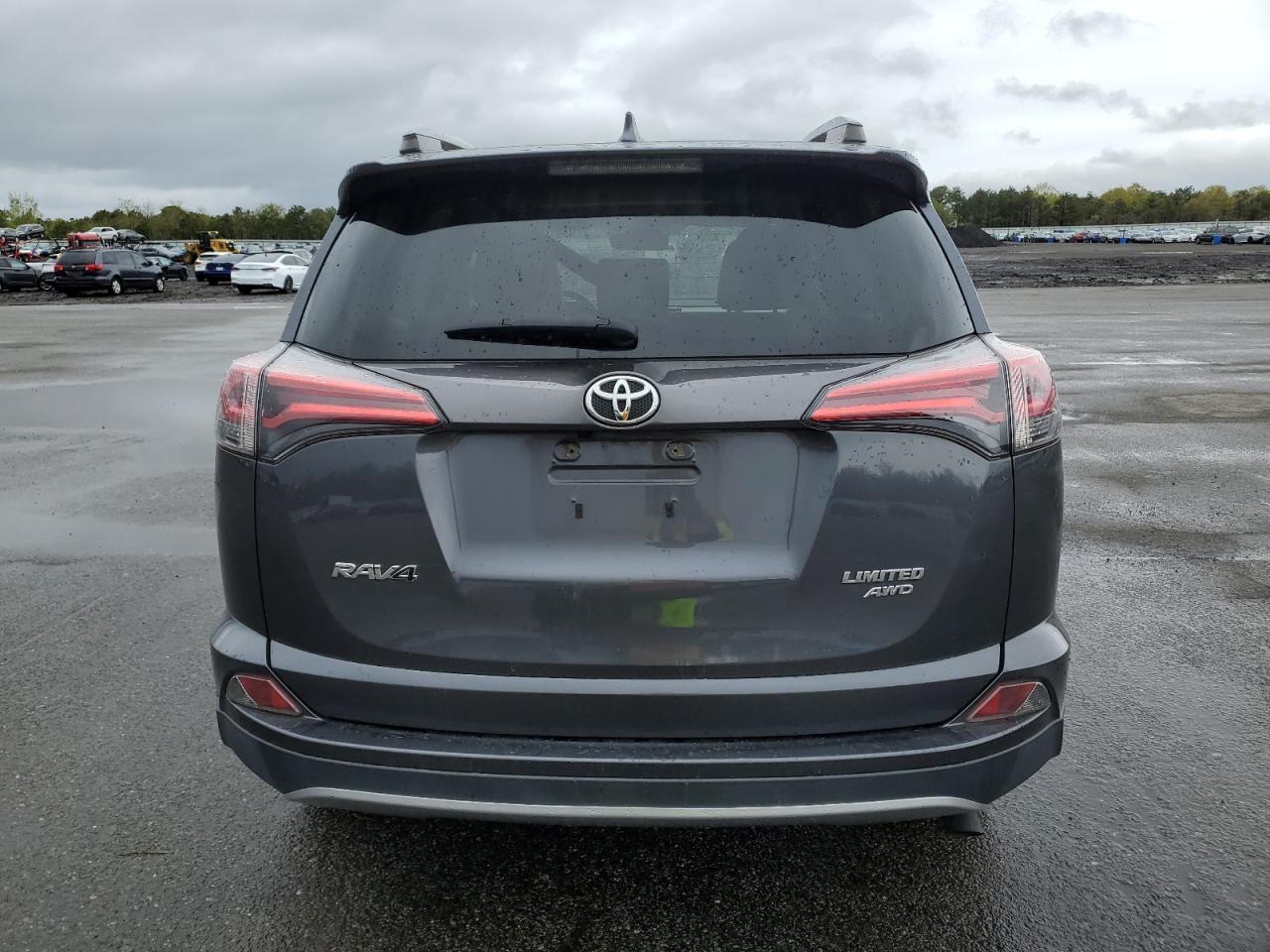 JTMDFREVXJD227974 2018 Toyota Rav4 Limited