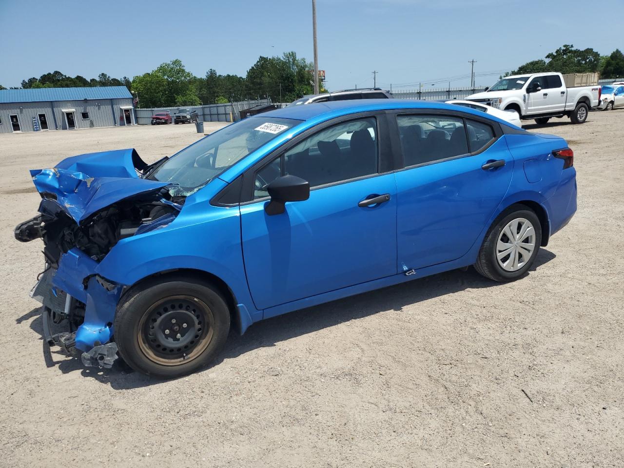 NISSAN VERSA S