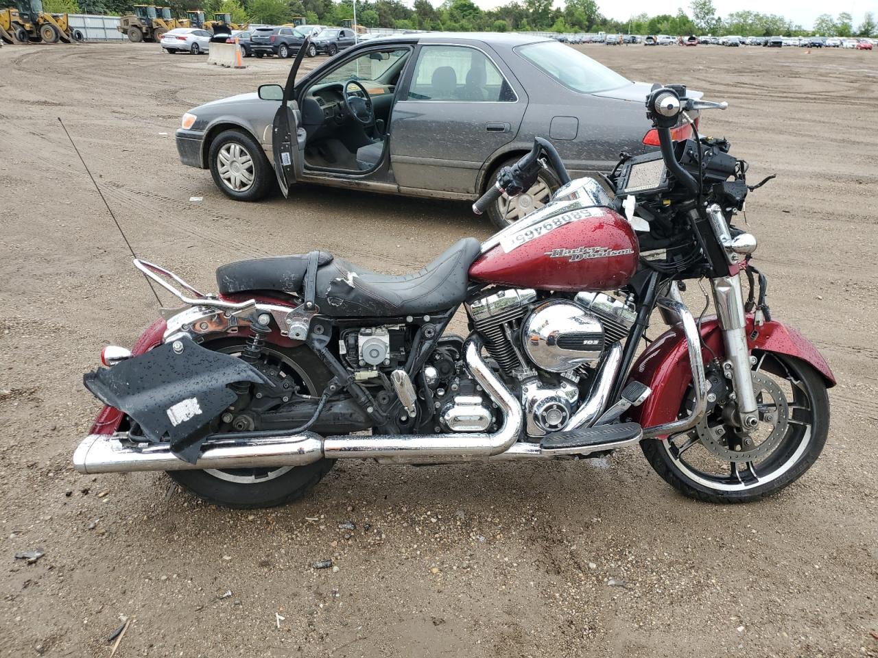  Salvage Harley-Davidson Fl