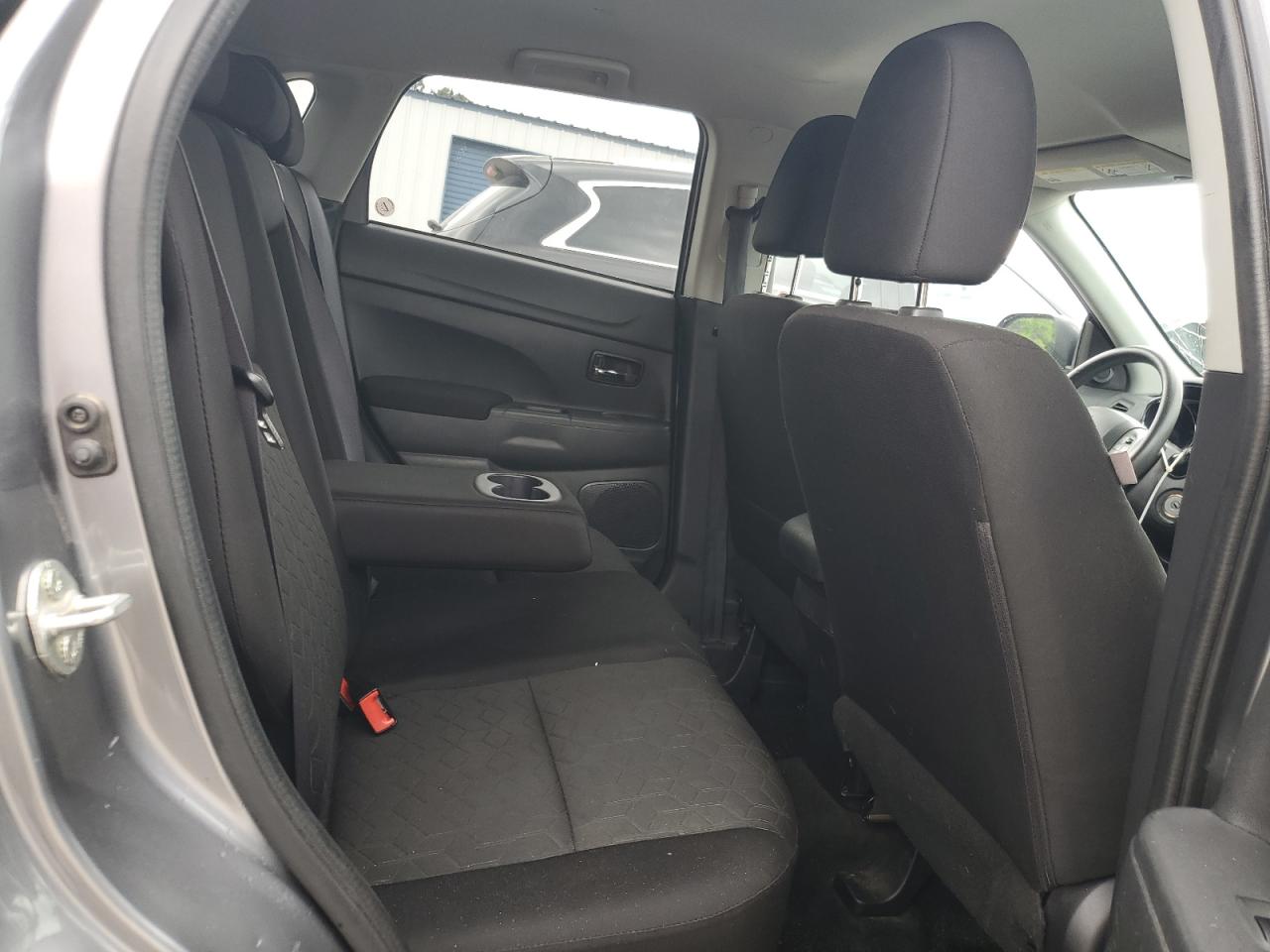 MITSUBISHI OUTLANDER ES