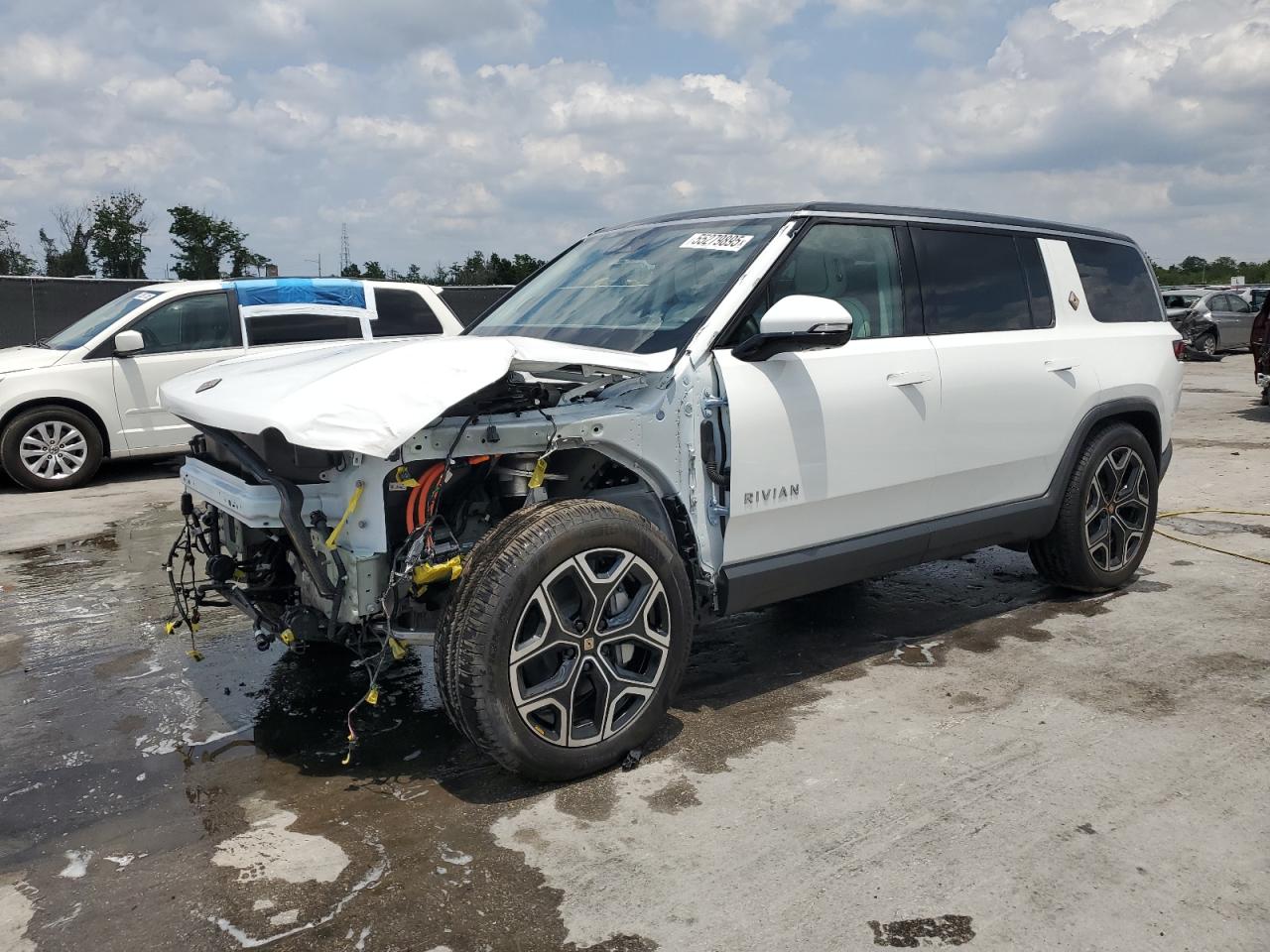 RIVIAN R1S ADVENTURE