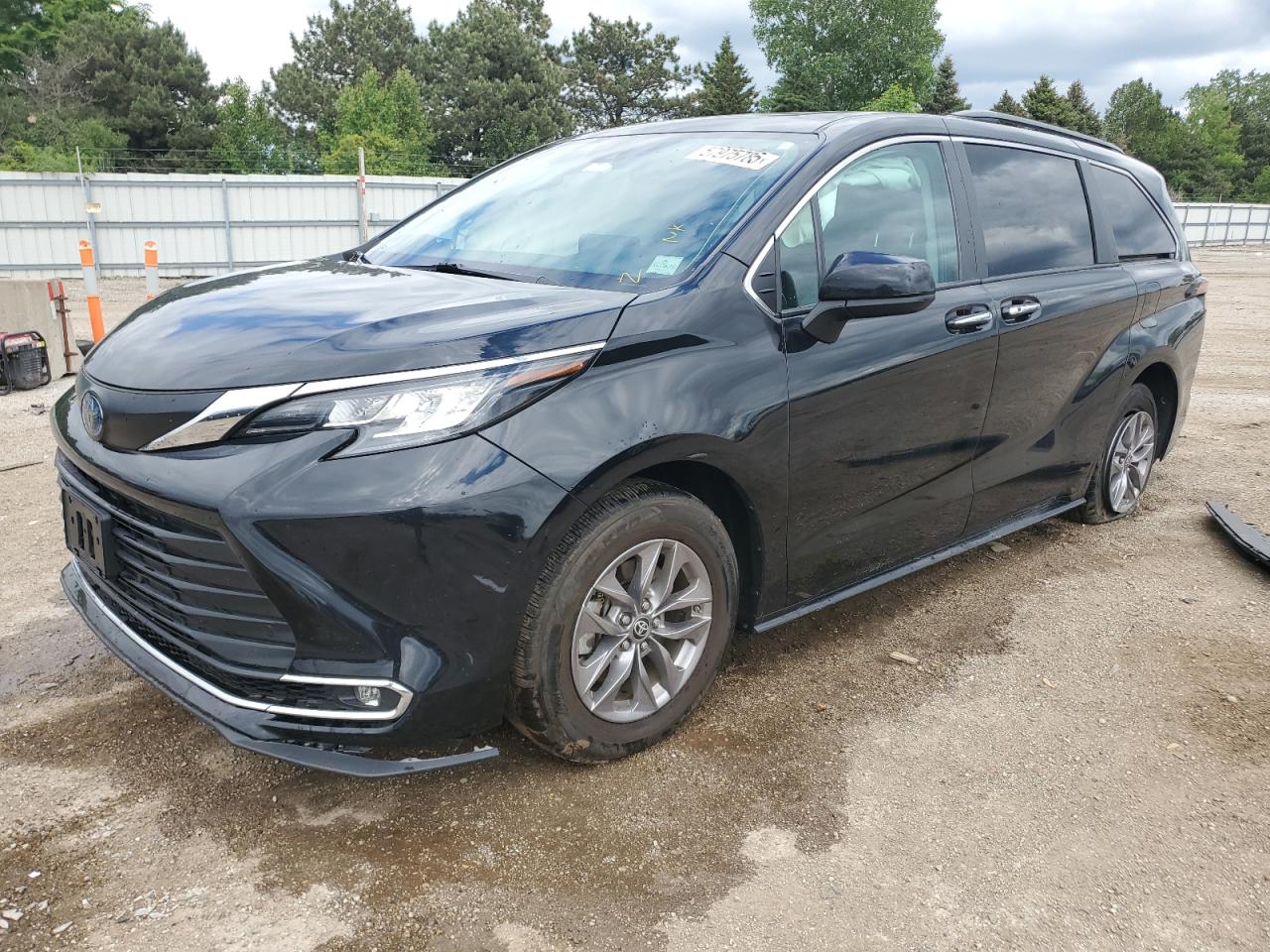 TOYOTA SIENNA XLE