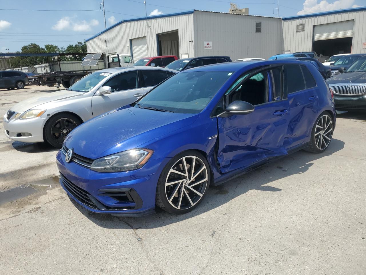 VOLKSWAGEN GOLF R