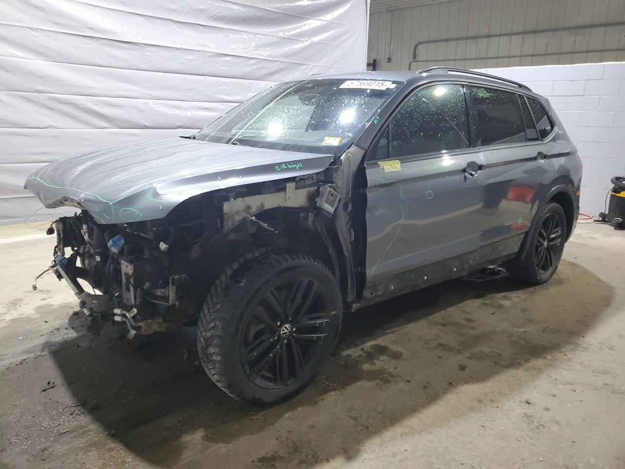 VOLKSWAGEN TIGUAN SE R-LINE BLACK