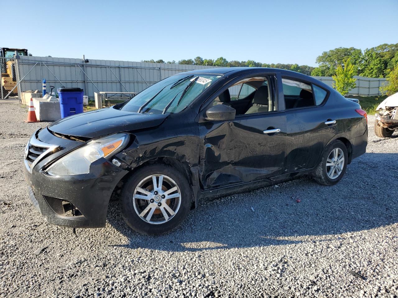 NISSAN VERSA S