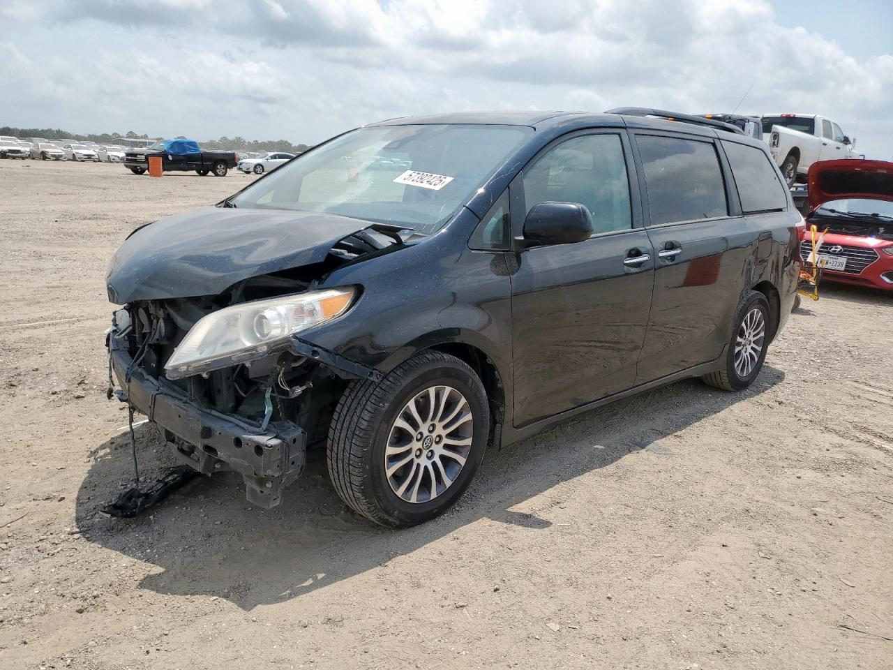 TOYOTA SIENNA XLE