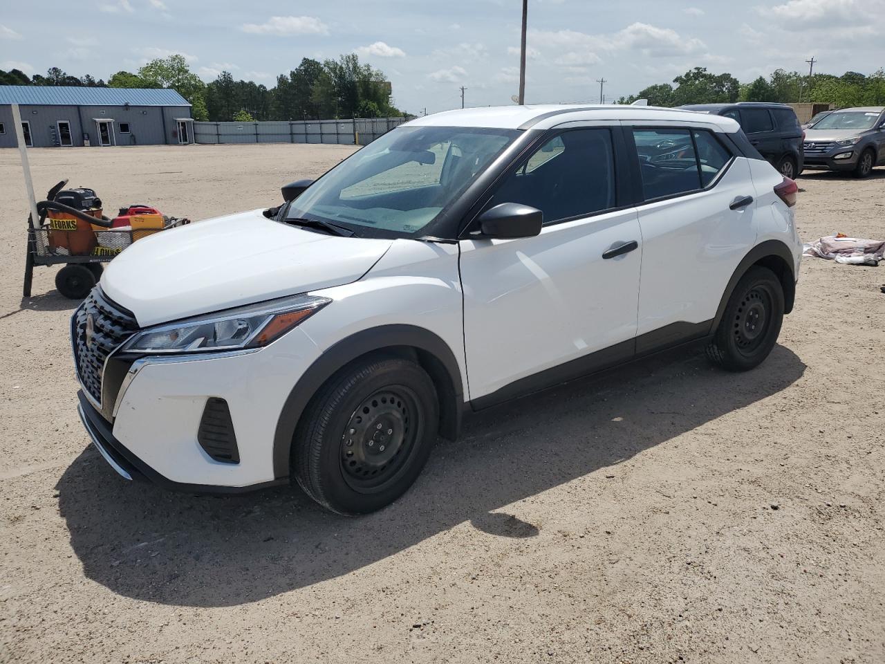 NISSAN KICKS S