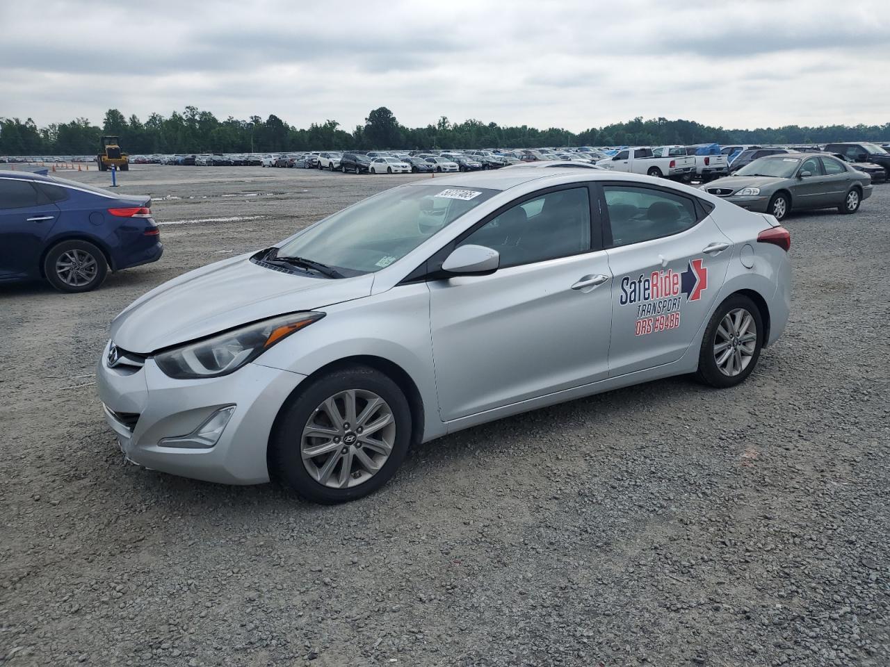 HYUNDAI ELANTRA SE